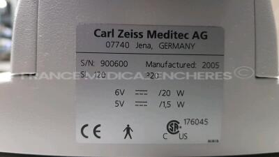 Carl Zeiss Slit Lamp SL120 - YOM 2005 - w/ 1 x Carl Zeiss Laser VisuLas 690s - YOM 2005 - S/W 2.96 and 1 x Carl Zeiss Footswitch 307010-9003 - YOM 2005 and 1 x Carl Zeiss Electric Stand IT 3L - YOM 2005 (Powers up) - 15