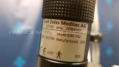 Carl Zeiss Slit Lamp SL120 - YOM 2005 - w/ 1 x Carl Zeiss Laser VisuLas 690s - YOM 2005 - S/W 2.96 and 1 x Carl Zeiss Footswitch 307010-9003 - YOM 2005 and 1 x Carl Zeiss Electric Stand IT 3L - YOM 2005 (Powers up) - 16