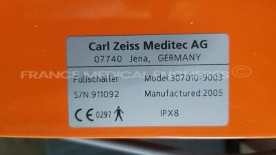 Carl Zeiss Slit Lamp SL120 - YOM 2005 - w/ 1 x Carl Zeiss Laser VisuLas 690s - YOM 2005 - S/W 2.96 and 1 x Carl Zeiss Footswitch 307010-9003 - YOM 2005 and 1 x Carl Zeiss Electric Stand IT 3L - YOM 2005 (Powers up) - 18