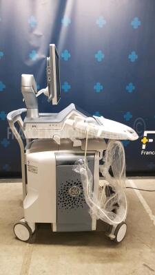 GE Ultrasound Voluson E8 BT18 - YOM 04/2018 - S/W 18.0.5.3432 - in excellent condition - tested and controlled by GE Healthcare – ready for clinical use - Options - Advanced 4D - Vocal II - Hdlive Studio - Advanced VCI - IOTA LR2 - IOTA Simple Rules - CW - 4