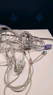 GE Patient Monitor Dash 5000 - YOM 2009 - w/ ECG leads - adult cuff - PI 1/3 cable - SPO2 cable (Powers up) - 2