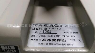 Takagi Lensmeter LM-10 (Powers up) - 8