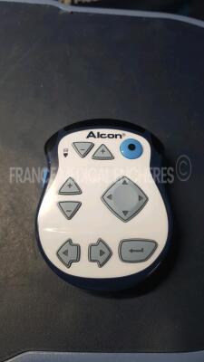 Alcon Phacoelmusifier Infiniti - YOM 2010 - S/W 02.00 - w/ Alcon Footswitch and Alcon Remote Control (Powers up) *1001412601X* - 7