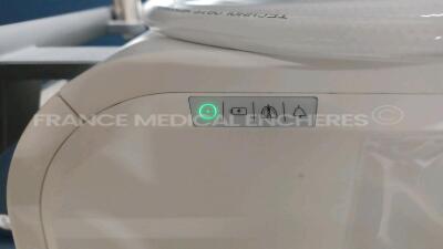 Hamilton Medical Ventilator C6 - YOM 2021 - S/W 1.2.1 - Count 2383 hours (Powers up) *7126* - 8