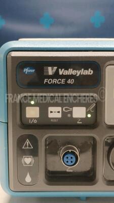 Valleylab Electrosurgical Unit Force 40 (Powers up) *4007S* - 2