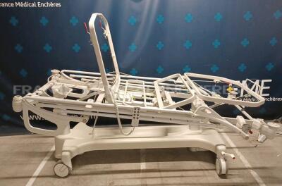 Lot of 1 x Karis Medica Hospital Bed 727T0049 - YOM 2011 - w/ Remote Control and 1 x Givas Hospital Bed EA0950 - YOM 2006 - w/ Remote Control (Both power up) *10014416/001016290* - 2