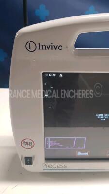 Invivo Patient Monitor Process - YOM 2013 (Powers up) *US20800525* - 4