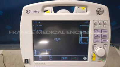Invivo Patient Monitor Process - YOM 2008 on stand (Powers up) - 4
