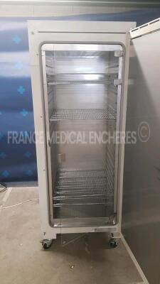 Fischer Bioblock Scientific Incubator Incucell LSIS-B2V/IC404 (Powers up) *D120856* - 2