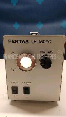 Pentax Light Source LH-150PC - YOM 2010 (Powers up) *eb019487* - 2