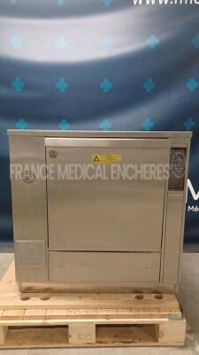 Lancer Disinfector/Washer 820UP DIN untested due to the power plug *7X120273*