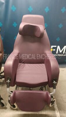 Lot of 1 x Dupont Medical Examination Chair Coquille Selectis 2 M.T and 1 x Vermeiren Examination Chair (Manual Operation - Damaged - See Pictures) *D635505* - 3