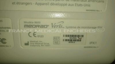 Medrad MRI Monitoring System Veris 8600 - S/W 3.2 - Multilingual Device - w/ Monitor - Battery Charging System - Trolley (Powers up) *033512/301263733556/AX001025* - 8