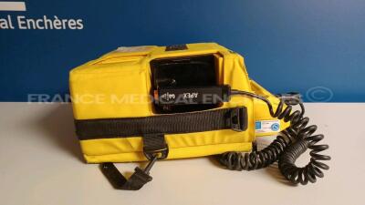 HP Defibrillator CodeMaster 100 M2475B - w/ Transport Carry Case (Powers up - Light Scratches - See Pictures) *3539A00551* - 4