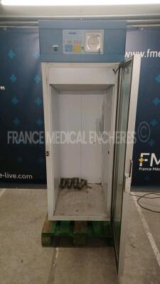 Piardi Deep Freezer AF700 - YOM 2004 (Powers up)