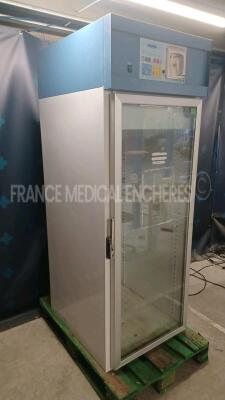 Piardi Deep Freezer AF700 - YOM 2004 (Powers up) - 2