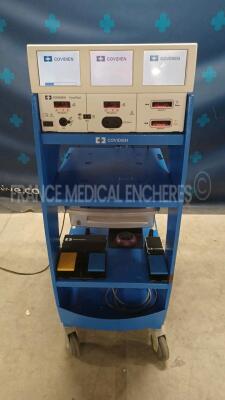 Covidien Electrosurgical Unit ForceTriad - YOM 2012 - S/W 4.0 w/ 3 Footswitches (Powers up) *t2k32876ex*