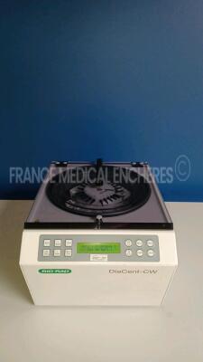 Bio-Rad Centrifuge Diacent-CW YOM 2015 (Powers up) *CW5C035702*