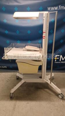 Fisher and Paykel Infant Warming Unit CosyCot - YOM 2005 (Powers up) *050314000353* - 3