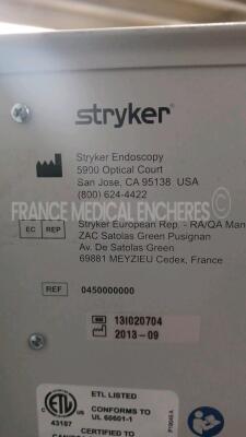 Stryker Tower incliding Stryker Monitor SV-2 and Stryker Athroscopy Pump CrossFlow - YOM 2013 (all power up) *sv2196c0134/127850/131020704* - 8