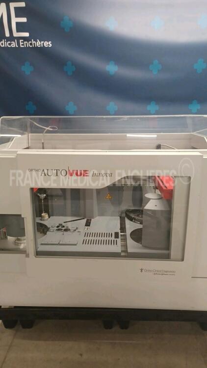 Ortho Clinical Diagnostics Hematolgy Analyzer Autovue Innova (Powers up) *5576*