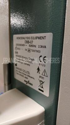 Lot of 1x Nikkiso Dialysis DBB-07 (No power) and 1x Fresenius Dialysis multiFiltrate - YOM 2013 - S/W 5.2 (Powers up) *73007N03/3MUG7632* - 7