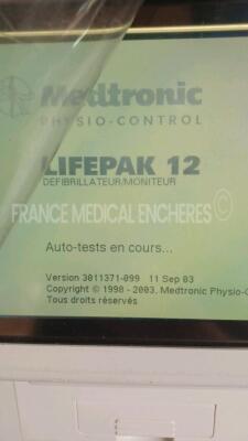 Medtronic Physio-Control Monitor/Defibrillator LIFEPAK 12 - YOM 1998 - S/W 3011371-099- french language (no password to change the language) User Test Passed - Options - , , SPO2, PNI, ECG, - w/ missing Paddles and 1 x Carry Case - No Batteries included ( - 2