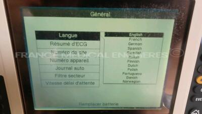 Medtronic Physio-Control Monitor/Defibrillator LIFEPAK 12 - YOM 2000 - S/W 3011371-120 - User Test Passed - Options - Pacer, CO2, SPO2, PNI, ECG, Auxiliary Power and Printer needs to be repaired - w/ Paddles and 1 x Carry Case - No Batteries included (Pow - 4