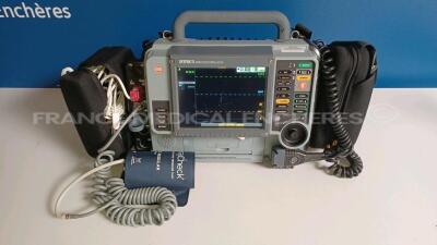 Medtronic Physio-Control Monitor/Defibrillator LIFEPAK 15 - YOM 2009 - S/W 3207410-007 - User Test Passed - Options - Pacer, CO2, SPO2, NIBP, ECG, Auxiliary Power and Printer - w/ Paddles and 2 x Physio-Control Li-ion Rechargeable Batteries and 1 x Carry 