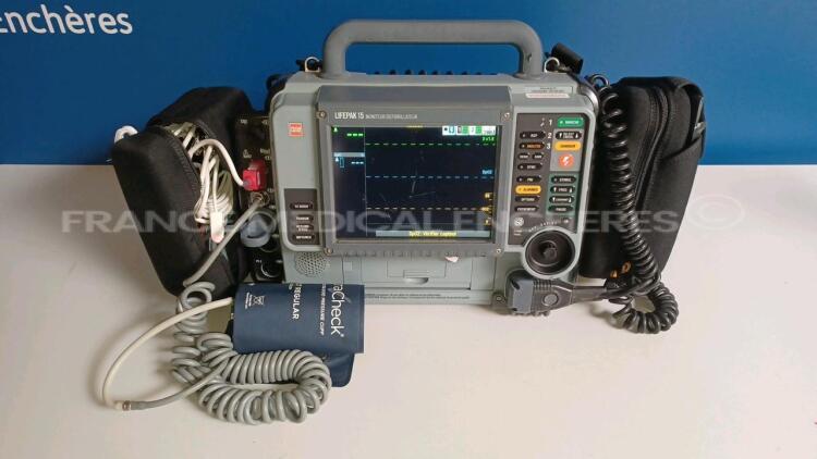 Medtronic Physio-Control Monitor/Defibrillator LIFEPAK 15 - YOM 2009 - S/W 3207410-007 - User Test Passed - Options - Pacer, CO2, SPO2, NIBP, ECG, Auxiliary Power and Printer - w/ Paddles and 2 x Physio-Control Li-ion Rechargeable Batteries and 1 x Carry