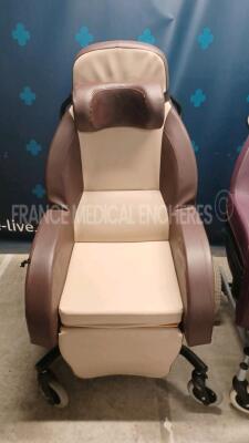 Lot of 1 x Dupont Medical Examination Chair Coquille Selectis 2 M.T and 1 x Vermeiren Examination Chair (Manual Operation - Damaged - See Pictures) *D635505* - 2