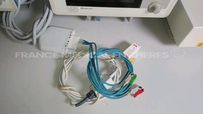 Lot of 4 x Drager Patient Monitors Infinity Gamma - YOM 2006 - S/W VF6.1-W - French Language - w/ 4 x Drager Monitor Docking Stations and 4x Power Supplies and 4 x ECG Leads and 4 x SPO2 Sensors (Both Power Up - Light Scratches - See Pictures) *5514181673 - 7