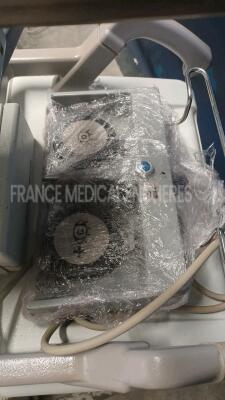 GE C-Arm OEC 9800 Plus Vascular - YOM 2002 - S/W 5.7.95 - Beam Limiting Device - YOM 2002 - Image Intensifier - YOM 2002 - HV X-Ray Generator YOM 2002 (Powers up) *822080* - 11