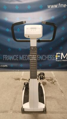 Mortara Ergometer Ergoselect200 - YOM 2011 - Damaged see picture - Untested due to the missing power supply *2011004604*