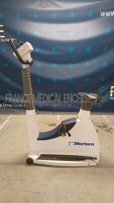 Mortara Ergometer Ergoselect200 - YOM 2011 - Damaged see picture - Untested due to the missing power supply *2011004604* - 3