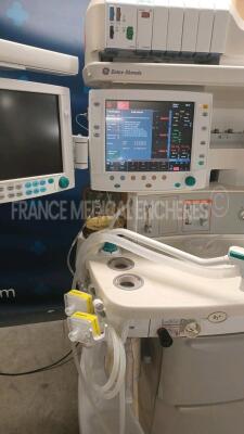 Datex-Ohmeda Ventilator S/5 Avance - S/W 5.00 Including Datex Ohmeda Monitor - one monitor to be repaired w/ E-Restin and E-Prestin and E-CAIO Modules (Powers up) *anbp01251* - 6