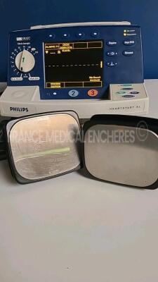 Philips Defibrillator Heartstart XL -YOM 2004 -french language (Powers up) *US00128358* - 4