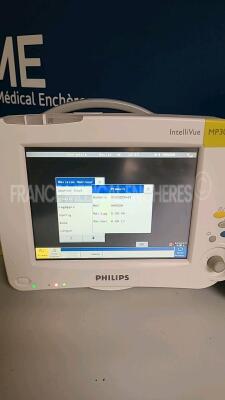 Lot of 3 x Philips Patient Monitors IntelliVue MP30 -YOM 2006 - S/W 00.58 (All power up) *DE62225863/DE62225869/DE62225868 - 4