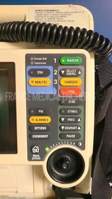 Medtronic Physio-Control Defibrillator/Monitor Lifepak 12 - YOM 1999 - S/W 3011371-130 - User test passed - options ECG /PNI SPO2 Pacing - w/1 x SPO2 Sensor and ECG leads - no battery included (Powers up) *12165249* - 2