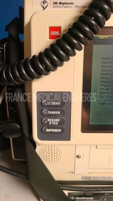Medtronic Physio-Control Defibrillator/Monitor Lifepak 12 - YOM 1999 - S/W 3011371-130 - User test passed - options ECG /PNI SPO2 Pacing - w/1 x SPO2 Sensor and ECG leads - no battery included (Powers up) *12165249* - 3