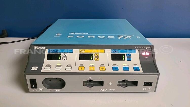 Valleylab Electrosurgical Unit Force FX 8C (Powers up) *F2I23791A*