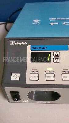 Valleylab Electrosurgical Unit Force FX 8C (Powers up) *F2I23791A* - 4