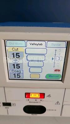 Valleylab Electrosurgical Unit Force Triad - YOM 2012 - S/W 4.00 (Powers up) *T2B27458EX* - 9