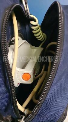 Zoll Biphasic Defibrillator M Series CCT - french language - w/ ECG leads (Powers up) - 4