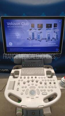 GE Ultrasound Voluson S8 BT16 - YOM 07/2016 - S/W 16.0.12 - in excellent condition - tested and controlled by GE Healthcare - Ready for clinical use - Options - 3D/4D Activation - Advanced 3D/4D Package - XTD - IOTA LR2 - IEC 62359 Ed.2 - BT Activation w - 4