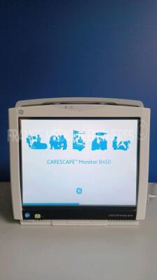 GE Patient Monitor Carescape B450 - YOM 2015 - S/W 2.0 - w/ 1 x GE Battery - YOM 2015 and 1 x GE Patient Data Module - YOM 2015 - Options ECG/Temp/DC/P1/P3/P2/P4/SPO2/PNI (Powers up - French Language - See Pictures) *SA315154894GA/SJA15170108HA*