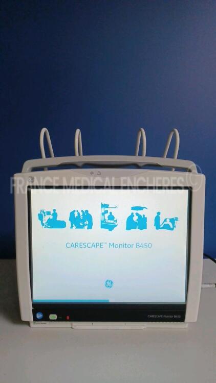 GE Patient Monitor Carescape B450 - YOM 2015 - S/W 2.0 - w/ 1 x GE Battery - YOM 2015 and 1 x GE Patient Data Module - YOM 2015 - Options ECG/Temp/DC/P1/P3/P2/P4/SPO2/PNI (Powers up - French Language - See Pictures) *SA315154914GA/SJA15170078HA*