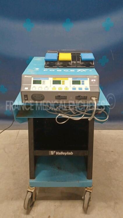 Valleylab Electrosurgical Unit Force FX 8CS YOM 2008 -w/ footswitch (Powers up) *sf8b01254a*