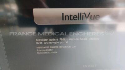 Lot of 6 x Philips Patient Monitors IntelliVue MP70/IntelliVue Anesthesia MP70 - YOM 2007 - S/W J.10.52/L.01.21 (All power up - Damaged - See Pictures) *DE73164087/DE61756567DE73163666/DE73163738/DE61756575/DE61756606* - 14