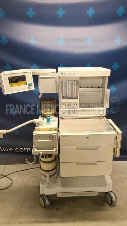 Datex Ohmeda Anesthesia Machine Aestiva/5 7900 with Smartvent - S/W 4.8 (¨Powers up)